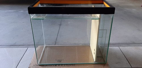 Acquario con accessori